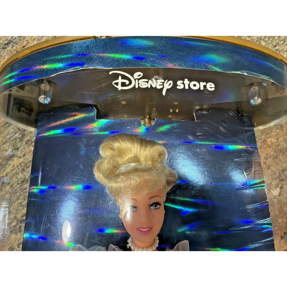 Disney Store Cinderella Royal Princess Series Doll NIB Light Up Case